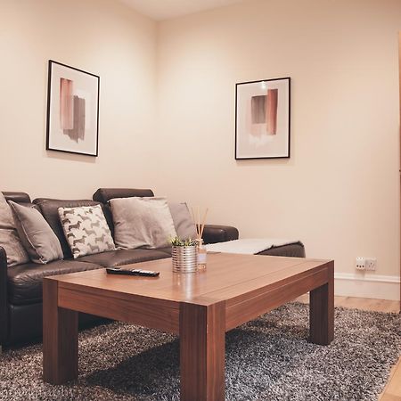 Apartment A Aberdeen Esterno foto